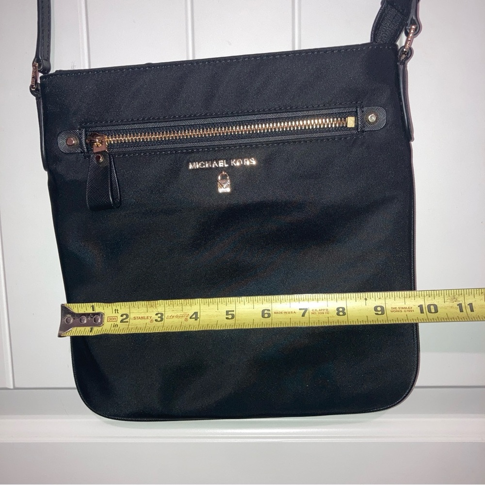 🆕 Michael Kors Kelsey Nylon Minimalist Black Crossbody Bag - Picture 6 of 13